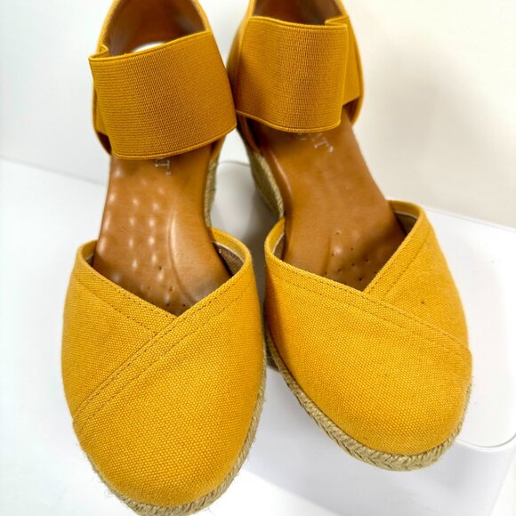 Mr. Cat Mustard Espadrille Wedge Sandals | Women’s Size 6 | Closed Toe + Cushion - Picture 3 of 13